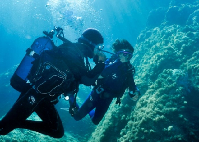 Entrenamiento de buceo para niños en Cavalaire 